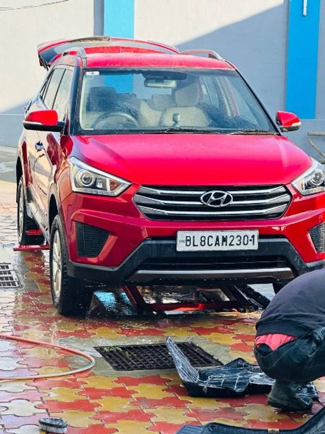 https://images10.gaadi.com/usedgaadi-sellcar/UsedCar/e5fe2871a/a34bf1f8-4815-42e8-b25e-d0463dd9db45.jpeg?imwidth=6400