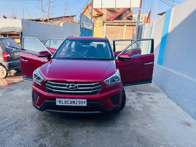 https://images10.gaadi.com/usedgaadi-sellcar/UsedCar/e5fe2871a/d2cdb913-8404-4ceb-aaf1-17451843cfe3.jpeg?imwidth=6401