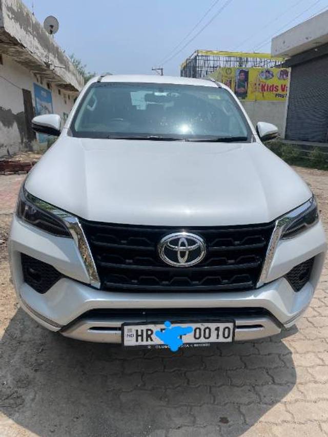 https://images10.gaadi.com/usedgaadi-sellcar/UsedCar/e5fe63bfa/30101c96-b2eb-489e-8bbe-98144098dcb8.jpeg?imwidth=6400