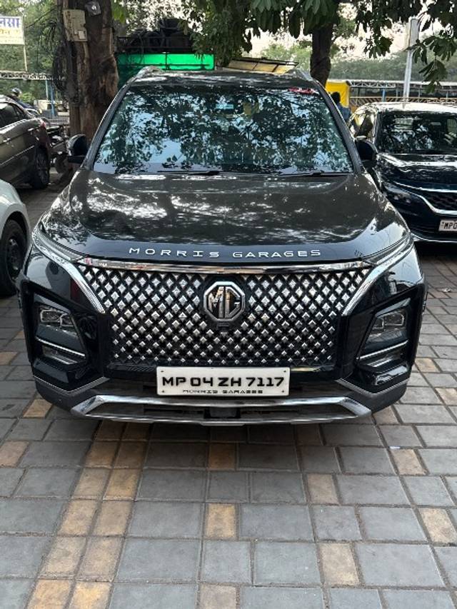 https://images10.gaadi.com/usedgaadi-sellcar/UsedCar/e5ff035aa/d9e80003-e76e-4b6f-ae07-85eb417b1a0b.jpg?imwidth=6400