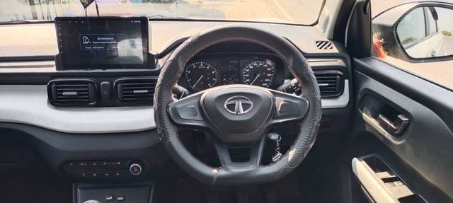 https://images10.gaadi.com/usedgaadi-sellcar/UsedCar/e5ff0903a/03bf85ae-42d4-492b-b31e-7637a33e0886.jpg?imwidth=6401