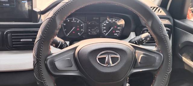 https://images10.gaadi.com/usedgaadi-sellcar/UsedCar/e5ff0903a/d4786435-cc04-4ce3-863a-fee10d981ef7.jpg?imwidth=6402