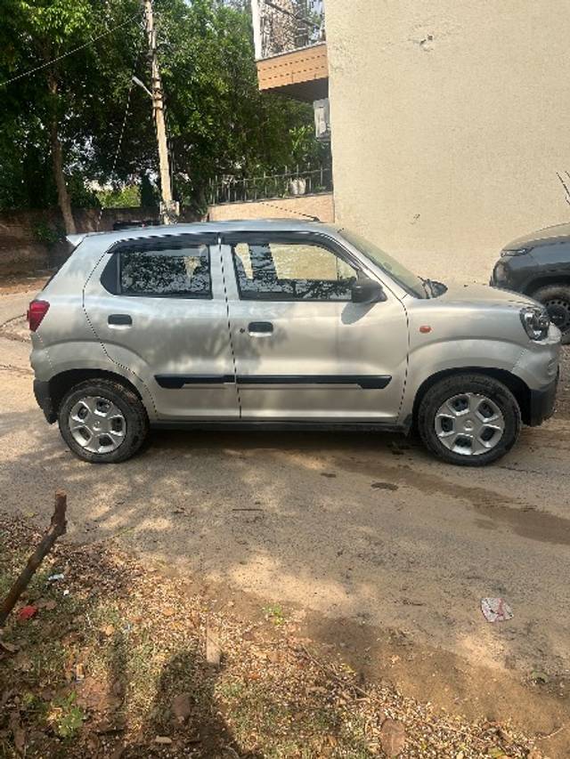 https://images10.gaadi.com/usedgaadi-sellcar/UsedCar/e5ff0b5ea/53149907-d667-4018-b9e5-7d3aa4f71821.jpeg?imwidth=6402