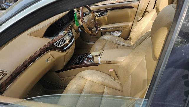 https://images10.gaadi.com/usedgaadi-sellcar/UsedCar/e5ff4f18a/1363901f-2d8f-494c-aa39-285953b3a9d4.jpg?imwidth=6401