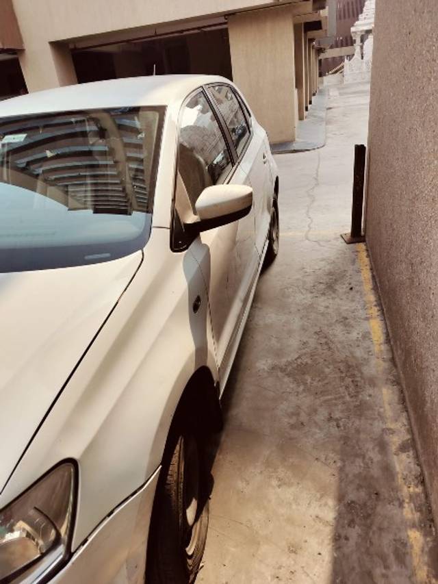https://images10.gaadi.com/usedgaadi-sellcar/UsedCar/e5ff6bafa/92b62f00-0539-4376-a114-ffdad5ea44d4.jpeg?imwidth=6400