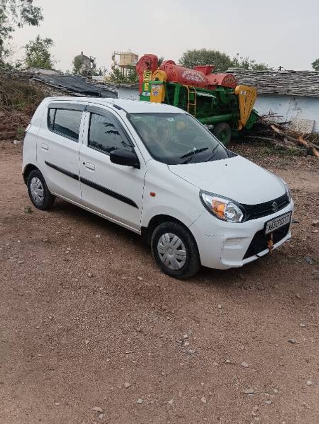 https://images10.gaadi.com/usedgaadi-sellcar/UsedCar/e5ff8fbba/0e21c302-7917-4b53-99a7-83f96e3e82c8.jpg?imwidth=6400