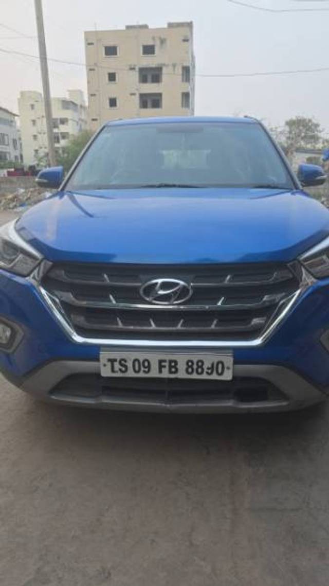 https://images10.gaadi.com/usedgaadi-sellcar/UsedCar/e5ff99caa/9c19181b-3845-46fe-aac0-2aa2c2c0c120.jpg?imwidth=6402