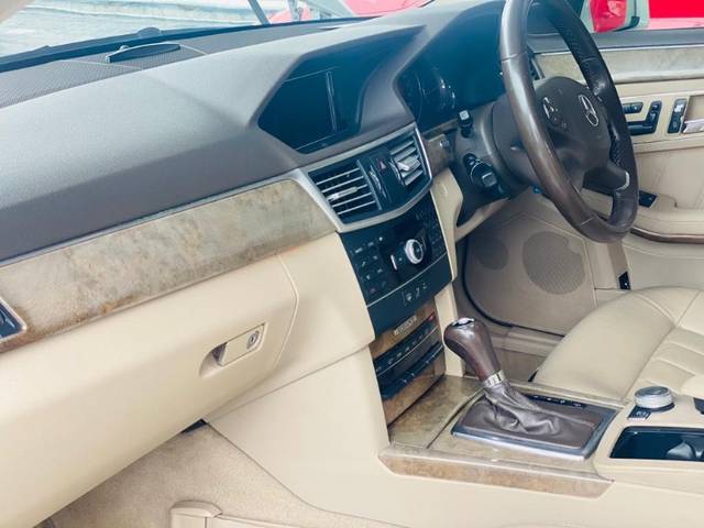 https://images10.gaadi.com/usedgaadi-sellcar/UsedCar/e5ffa5baa/21629d30-e4bf-46a8-b59b-b07bc3306897.jpeg?imwidth=6402