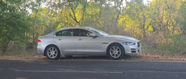 https://images10.gaadi.com/usedgaadi-sellcar/UsedCar/e5ffbae7a/fef8311b-5b89-46c5-ae3c-bbbab7ba2d7c.jpg?imwidth=6400