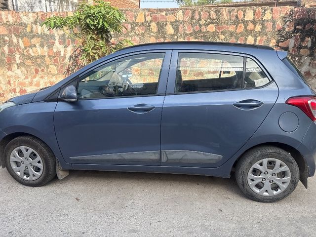 Hyundai Grand i10 Sportz Second-hand 2015 Hyundai Grand i10 Sportz for sale in Bharatpur