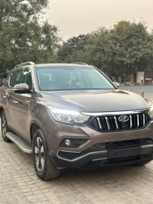 Mahindra Alturas G4 4X2 AT BSIV Second-hand 2020 Mahindra Alturas G4 4X2 AT BSIV for sale in Ghaziabad