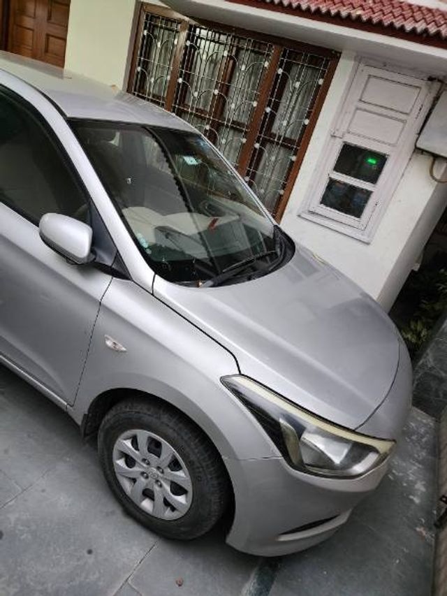 Second-hand 2014 Hyundai i20 Magna 1.2 for sale in New Delhi
