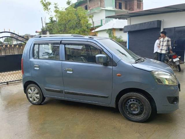 https://images10.gaadi.com/usedgaadi-sellcar/UsedCar/e615da32-0c72-4e30-825e-48fceff6b08d/9827de81-ff27-4d28-8475-5fa6bddcd0a9.jpg?imwidth=6401