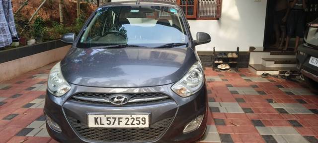 https://images10.gaadi.com/usedgaadi-sellcar/UsedCar/e61c951d-f24d-4188-9709-1607e1ee4042/5fb7ef4d-cb1d-48de-abcd-92723df6a6a2.jpg?imwidth=6400