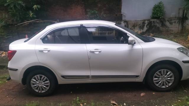 https://images10.gaadi.com/usedgaadi-sellcar/UsedCar/e61dbe47-bc99-45b0-8499-a201b43234dd/44438e41-8f3f-4441-8d85-6aa8641e38d6.jpeg?imwidth=6401