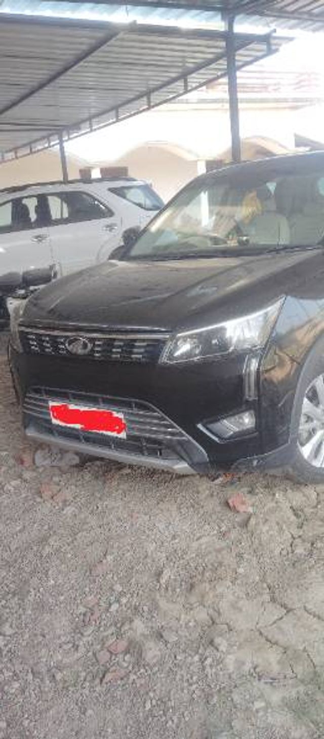 Mahindra XUV300 W8 BSVI Second-hand 2020 Mahindra XUV300 W8 BSVI for sale in Lucknow