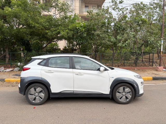 Hyundai Kona Premium Second-hand 2023 Hyundai Kona Premium for sale in Jaipur