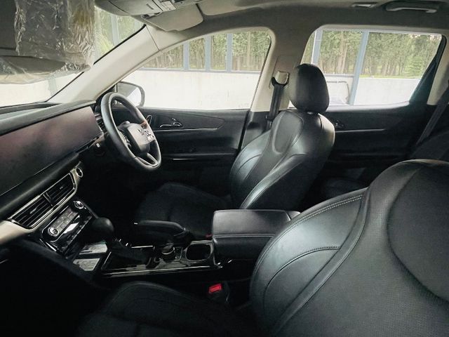 Mahindra XUV700 AX7 Ebony Edition 7Str Diesel AT Second-hand 2025 Mahindra XUV700 AX7 Ebony Edition 7Str Diesel AT for sale in Kalka