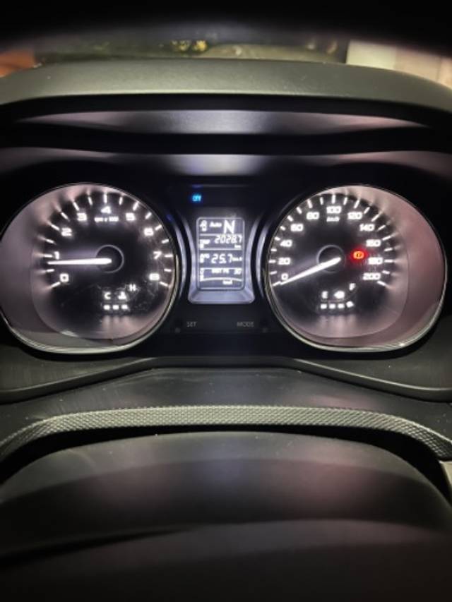 https://images10.gaadi.com/usedgaadi-sellcar/UsedCar/e66e371f-b6f5-4b7b-b3cc-1a15010908df/1c458e13-2cc5-406a-8f9e-231b625b0754.jpeg?imwidth=6401