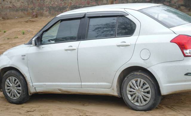 https://images10.gaadi.com/usedgaadi-sellcar/UsedCar/e676e395-4306-43a5-80fe-3bfa396fe04a/5aca3e65-3fee-4c06-b0af-5f163bee0c9f.jpg?imwidth=6401