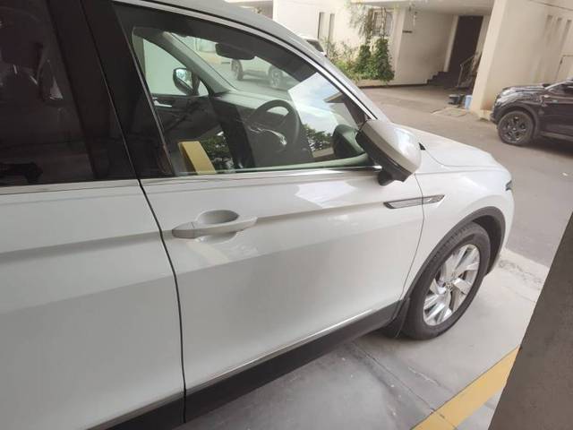 https://images10.gaadi.com/usedgaadi-sellcar/UsedCar/e688bafd-eec5-4ad7-80b0-ec3820083522/18adade1-53bd-40ff-bbe9-b54d0f90eba1.jpeg?imwidth=6402