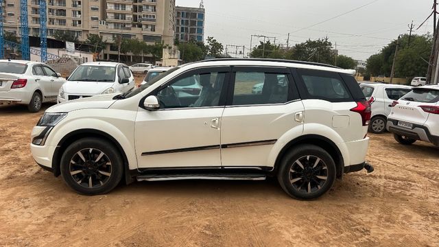Mahindra XUV500 W11 FWD Diesel Second-hand 2018 Mahindra XUV500 W11 FWD Diesel for sale in Bharatpur