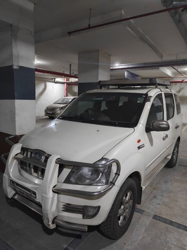 Mahindra Xylo E8 ABS Airbag BSIV Second-hand 2011 Mahindra Xylo E8 ABS Airbag BSIV for sale in Vijayawada