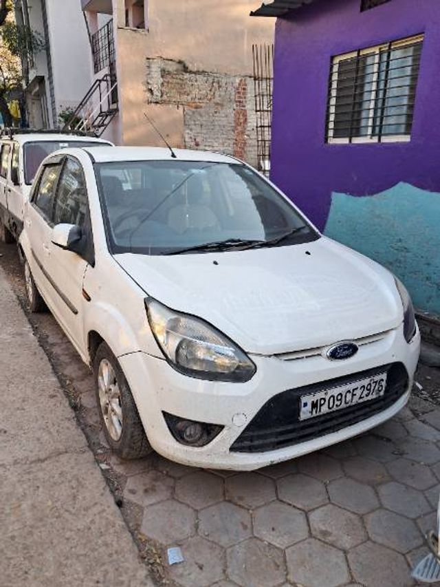 Ford Figo Diesel Titanium Second-hand 2012 Ford Figo Diesel Titanium for sale in Dewas