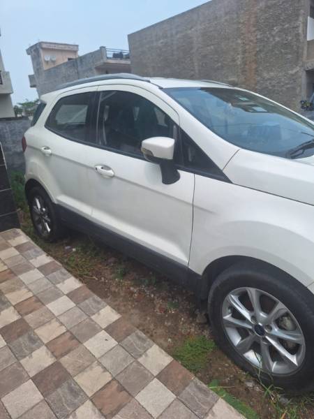 Buy Used Ford Ecosport 1.5 Petrol Titanium BSIV of 2018 model @ 5,00 ...