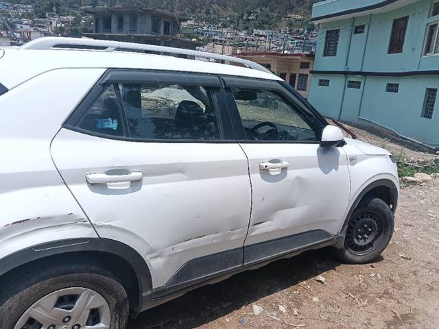 Hyundai Venue S Second-hand 2021 Hyundai Venue S for sale in Uttarkashi