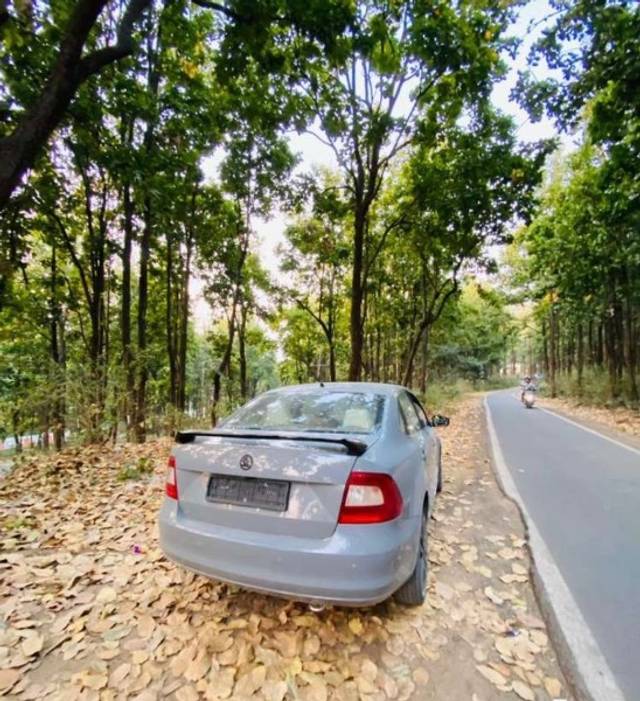 https://images10.gaadi.com/usedgaadi-sellcar/UsedCar/e6b50006-dfc2-450d-9e52-ffbee5ead762/0f58885a-9970-45cb-a9de-22dae2af7c34.jpeg?imwidth=6401