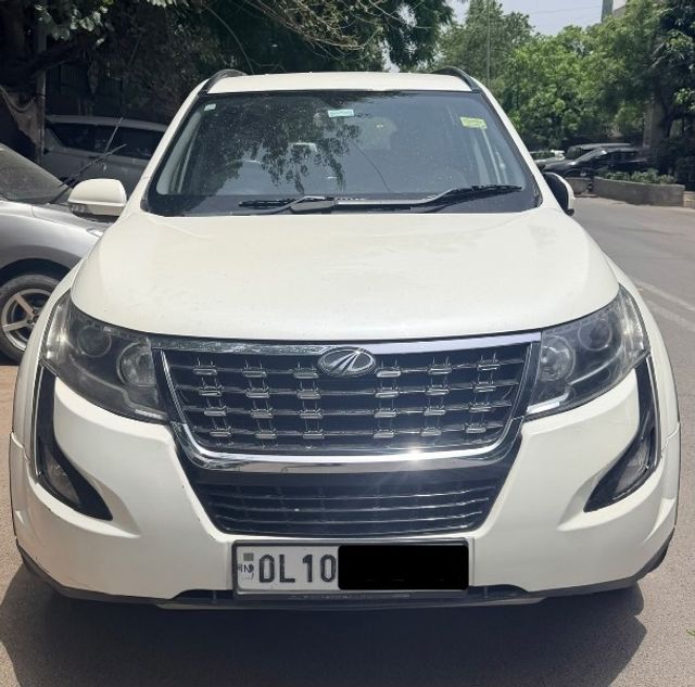Second-hand 2019 Mahindra XUV500 W7 AT BSIV for sale in New Delhi