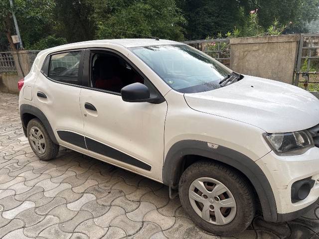 https://images10.gaadi.com/usedgaadi-sellcar/UsedCar/e6cbb3d0-408d-40de-aea9-ceda8af16674/70950f30-6749-46c5-8780-3ed67ab3596b.jpg?imwidth=6400