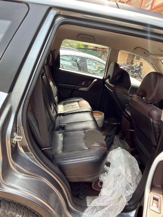 Mahindra XUV500 W8 2WD Second-hand 2014 Mahindra XUV500 W8 2WD for sale in New Delhi