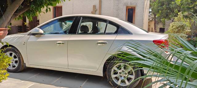 https://images10.gaadi.com/usedgaadi-sellcar/UsedCar/e6dc2956-2032-4a33-93bb-645b84c727c8/cc2b0c91-1544-4fc7-9114-990396ea5cff.jpg?imwidth=6402