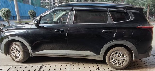 Second-hand 2024 Kia Carens Prestige Opt for sale in Ghaziabad