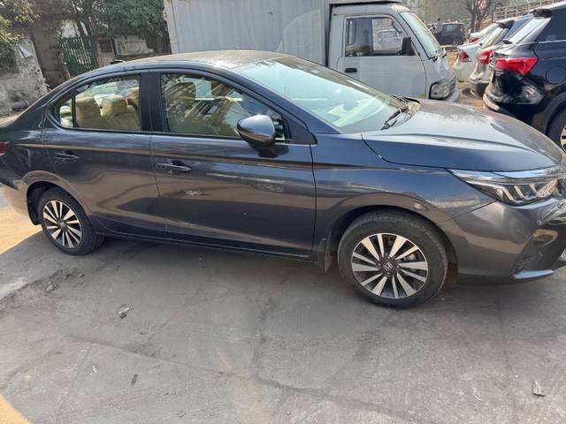 https://images10.gaadi.com/usedgaadi-sellcar/UsedCar/e6f93be8-fd6f-49c4-9c4b-cd36047532ac/88c31eb5-d9ba-436e-a35d-47dec7c7f013.jpeg?imwidth=6400