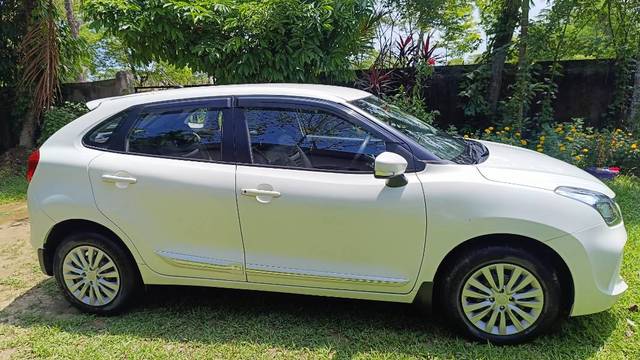 https://images10.gaadi.com/usedgaadi-sellcar/UsedCar/e70fc8af-fe36-4766-9275-4b6e1d836900/a2883a5f-95e5-47c8-92c1-6442636a9193.jpg?imwidth=6401