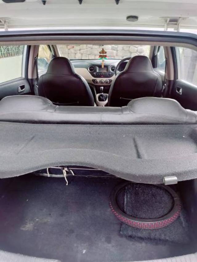 https://images10.gaadi.com/usedgaadi-sellcar/UsedCar/e73ff8b3-354c-43fb-a4da-933eb21113ab/0ce5a3d0-cf4c-4fa2-ade8-055418f5bd94.jpg?imwidth=6402