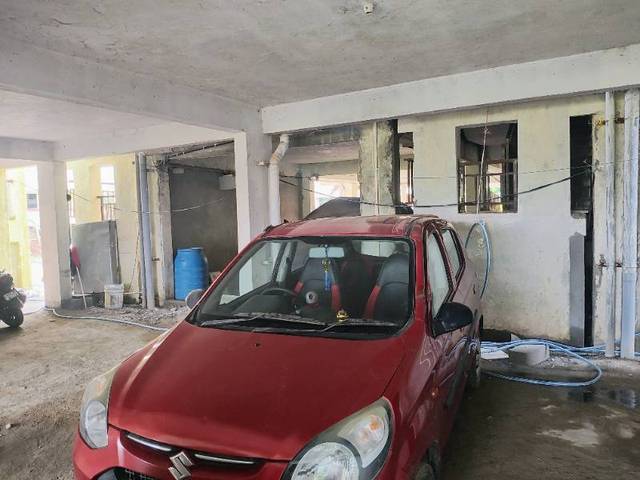 https://images10.gaadi.com/usedgaadi-sellcar/UsedCar/e7667dc6-e740-4583-a4b0-47a18c16308a/3884d646-75a9-48c3-a80e-e6031b49d168.jpg?imwidth=6402