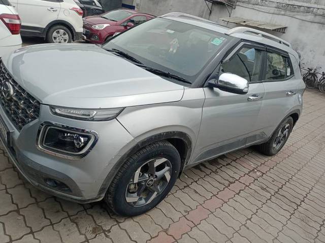 https://images10.gaadi.com/usedgaadi-sellcar/UsedCar/e7ea18c0-e944-4251-a7db-42e50b0abfcd/4822fb52-5373-4be2-a8ee-47d69c5d5f14.jpg?imwidth=6400