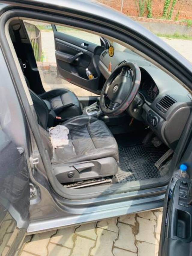 https://images10.gaadi.com/usedgaadi-sellcar/UsedCar/e807ff2b-7f30-426d-9546-3c7291b6fbaa/fa4a33a9-ccbc-4b98-8f01-bed23a5e1fab.jpg?imwidth=6402