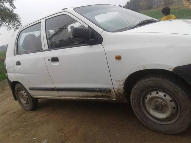 https://images10.gaadi.com/usedgaadi-sellcar/UsedCar/e8fa686c-957c-4746-bfd4-843cc0714a7d/9e2db7b6-6a3d-4062-8067-684f419dca11.jpg?imwidth=6402