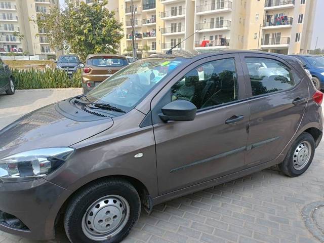 https://images10.gaadi.com/usedgaadi-sellcar/UsedCar/e9036bc6-e8b7-418d-bced-d547583e97a5/67e31384-40c3-4c47-8a02-10617fb06782.jpg?imwidth=6400