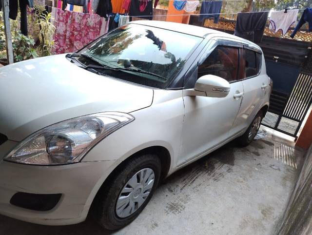 https://images10.gaadi.com/usedgaadi-sellcar/UsedCar/e940f428-c190-477f-849a-64de0d2380bd/f873e607-993c-400e-a1bf-e80ece4893d4.jpeg?imwidth=6400