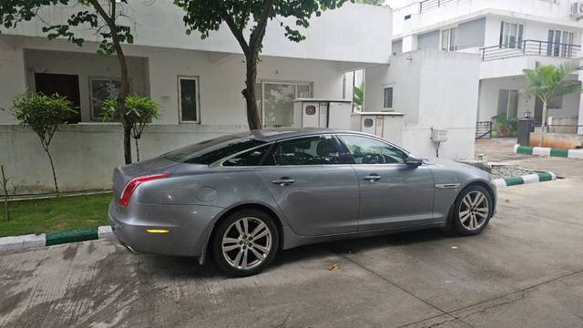 https://images10.gaadi.com/usedgaadi-sellcar/UsedCar/e94a7965-30b3-468d-b901-b9e3fe9ae1b0/c5f98eb8-eea0-4cc6-b5ec-a489a27eb7ec.jpg?imwidth=6402