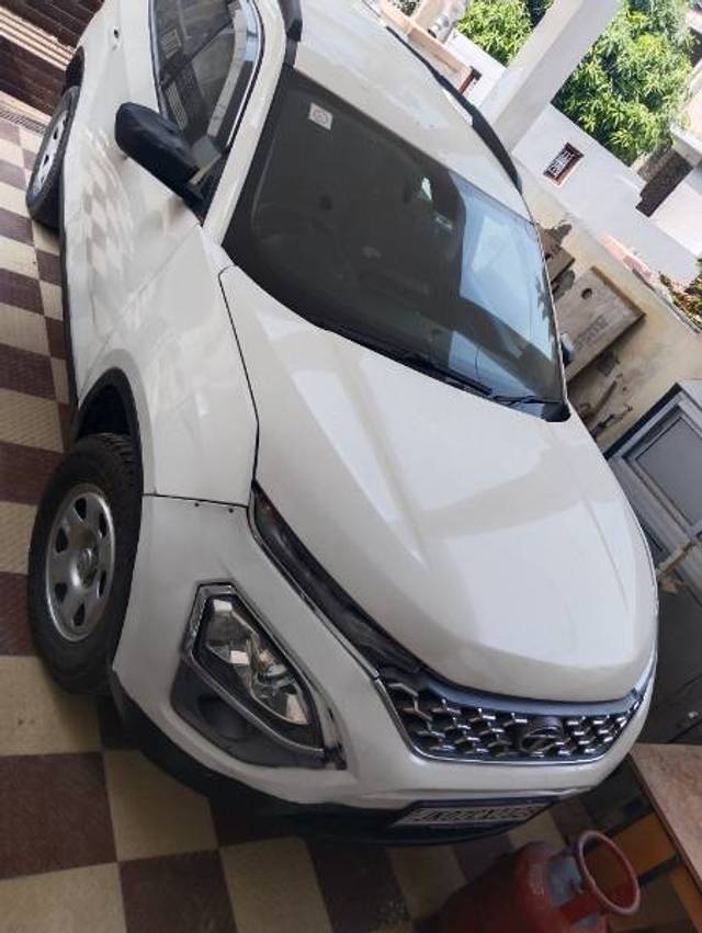 https://images10.gaadi.com/usedgaadi-sellcar/UsedCar/e950c6e7-841d-4e8c-a610-f71dae38f9fe/310660af-5111-459e-9765-49eee5993d15.jpg?imwidth=6401