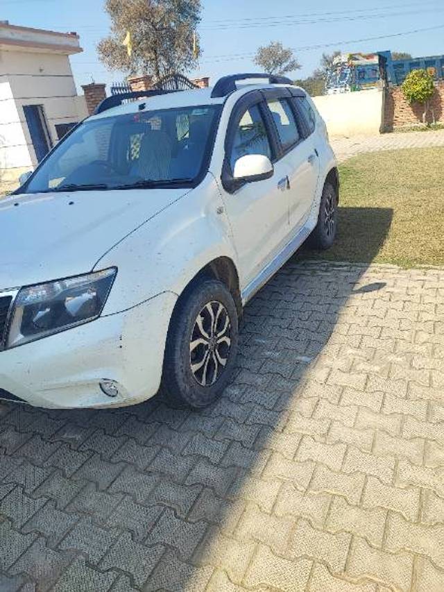 https://images10.gaadi.com/usedgaadi-sellcar/UsedCar/e9523439-bebf-48e8-aab1-342b882e7cac/7d2f656c-d0dd-4833-b494-a22844110860.jpg?imwidth=6400