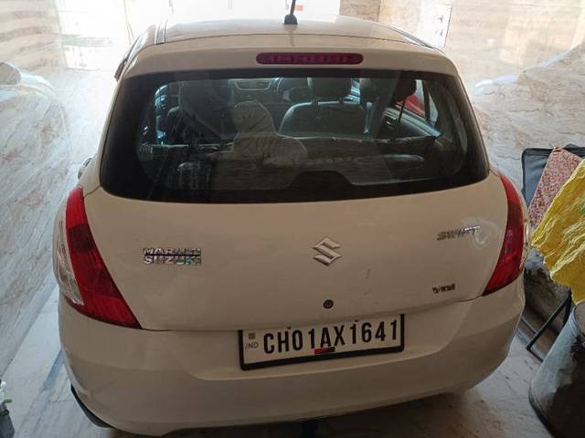 https://images10.gaadi.com/usedgaadi-sellcar/UsedCar/e977aa85-5a37-49e9-a693-671336a17f01/0b55c223-ede9-4fb5-844a-ec6434ae68a9.jpg?imwidth=6402