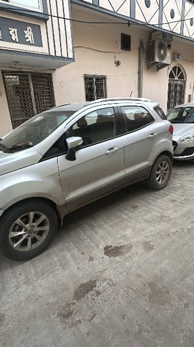 https://images10.gaadi.com/usedgaadi-sellcar/UsedCar/e9eaabb6-1df2-4bf3-b83b-5d88b5555e8a/9dd011f2-dfcb-4e9e-967e-221dfa4d5fcd.jpeg?imwidth=6400